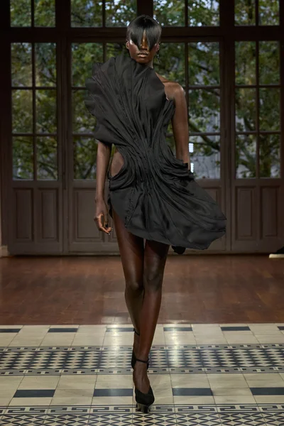 Look 29